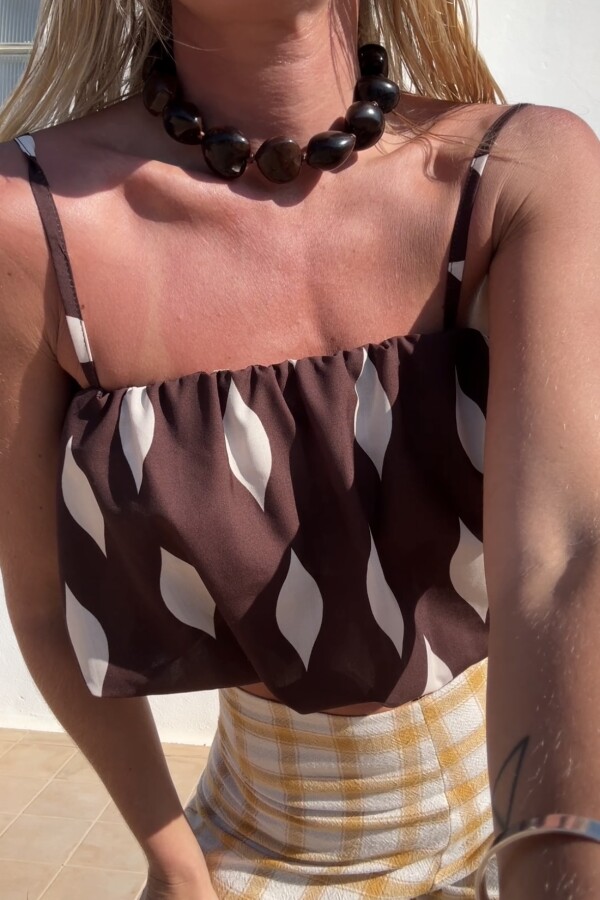 Top Bolie Chocolate y blanco