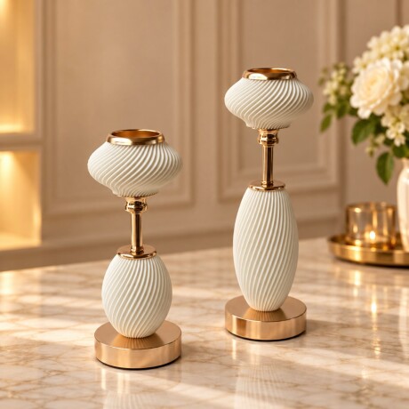 Juego de 2 Candelabros Blancos Texturizados y Dorados Juego de 2 Candelabros Blancos Texturizados y Dorados