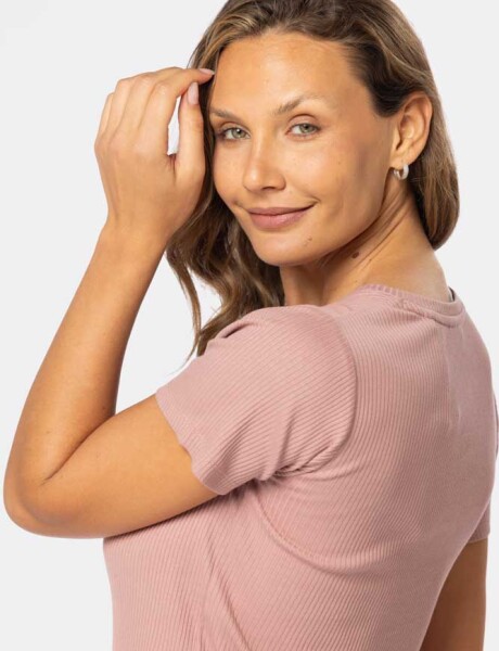 REMERA CON BOTONES Rosado