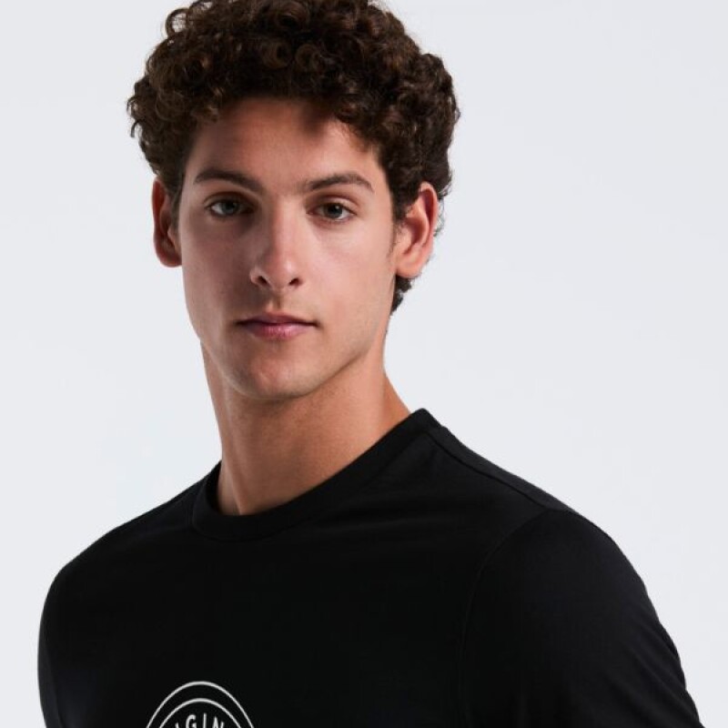 Remera Jrsy Stamp Logo Tee Penguin Negro