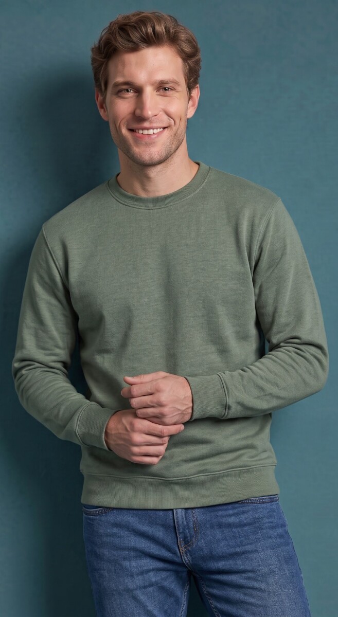 Sweater Joseph. 