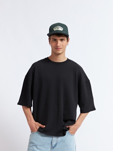 REMERA STONE NEGRO