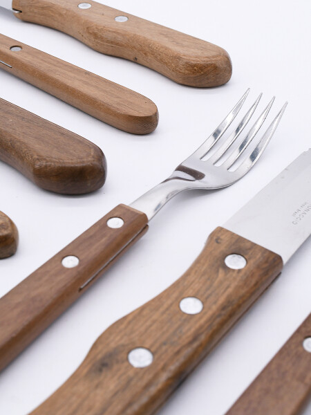 CUCHILLOS Y TENEDORES DE MADERA SET X 12 MARRON