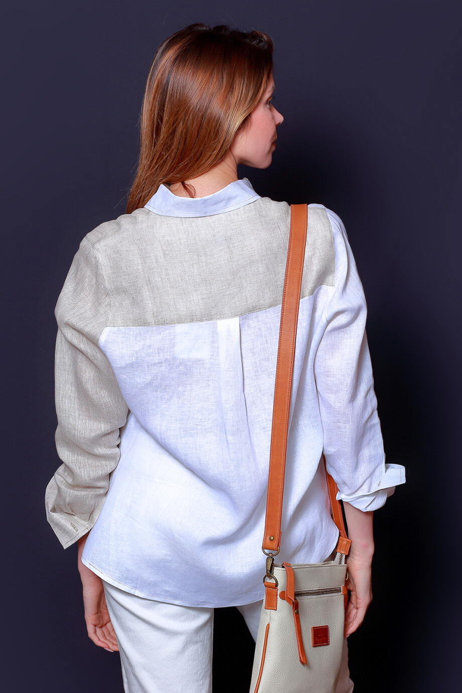 Camisa Suspiro en Lino Combinada Beige Claro con Blanco