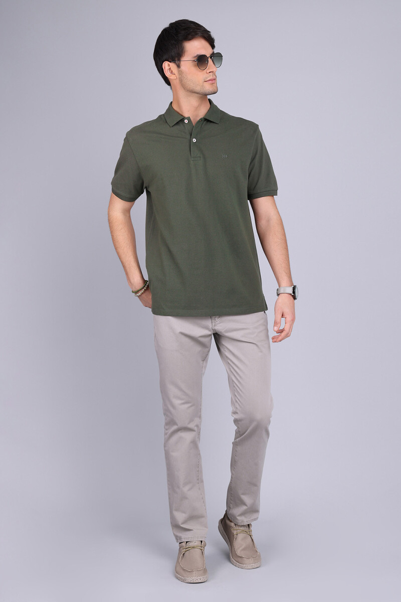 Remera con cuello Arrow OLIVA