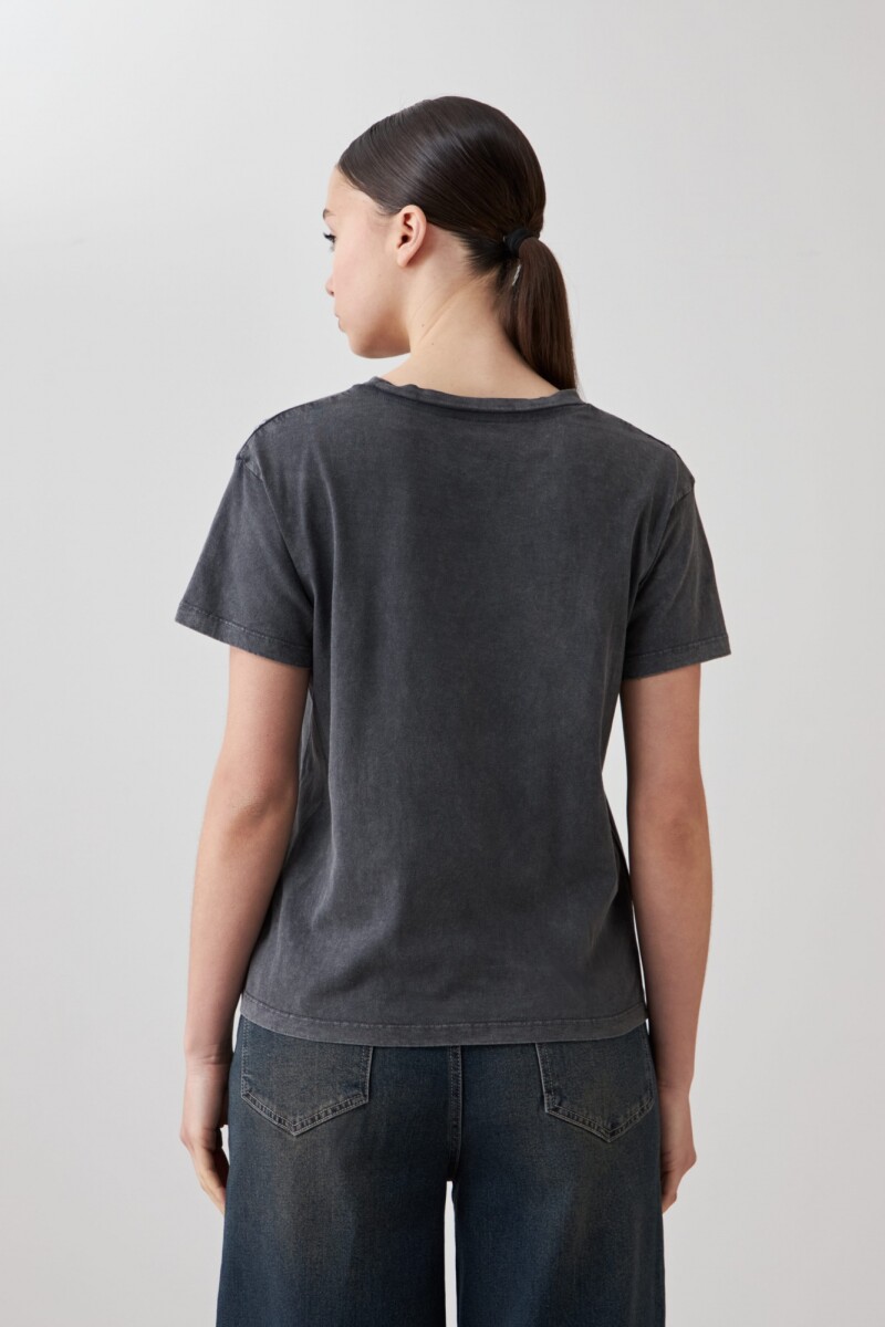 Remera con tachas gris