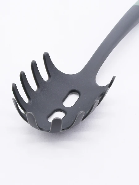 CUCHARON PARA PASTA VERDE