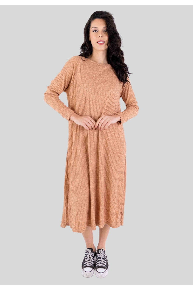 VESTIDO CON TAJOS TERRACOTA
