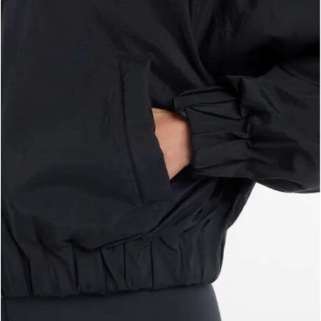 Campera New Balance Negro