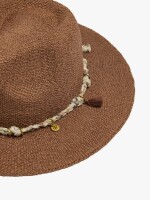 Sombrero Efecto Rafia Con Cordón Y Charms marron