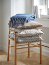 Manta throw TUSENFRYD 130x180 azul Manta throw TUSENFRYD 130x180 azul