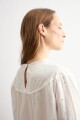 Blusa romántica blanco