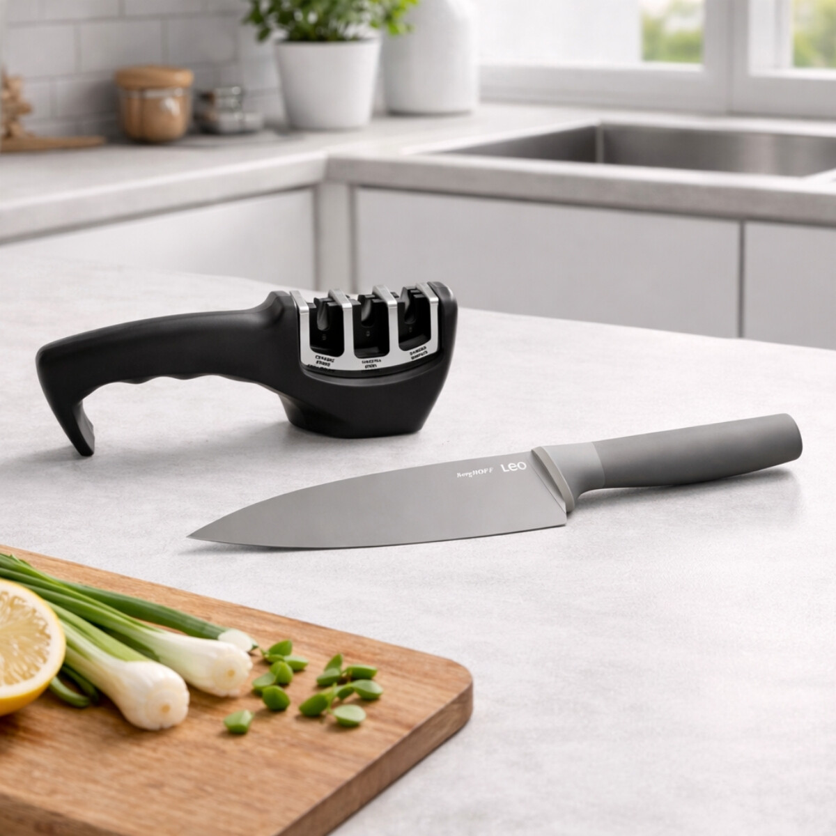 Afilador Manual 3 en 1 con Cuchillo 19cm Berghoff 