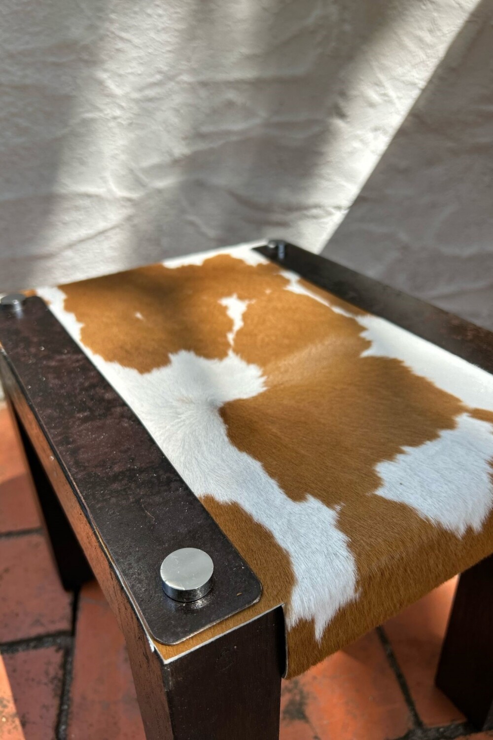 Petit Stool Cowhide claro