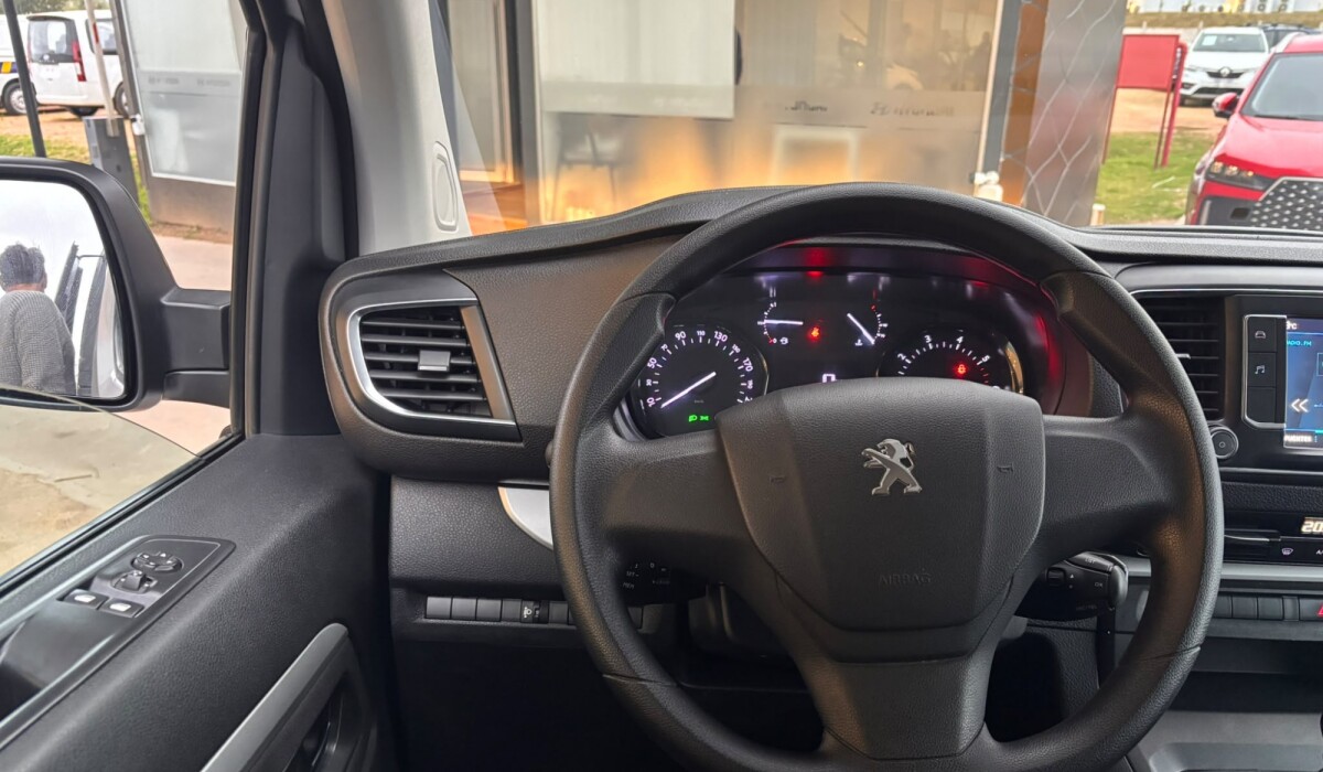 Peugeot Traveller Combi Space 2.0 Diesel 9P - 2024 Peugeot Traveller Combi Space 2.0 Diesel 9P - 2024