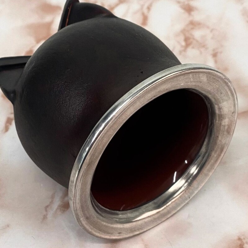 Mate artesanal de cerámica forrado en cuero N/a