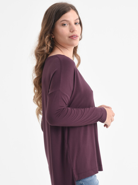 Remera manga larga escote en V Ciruela