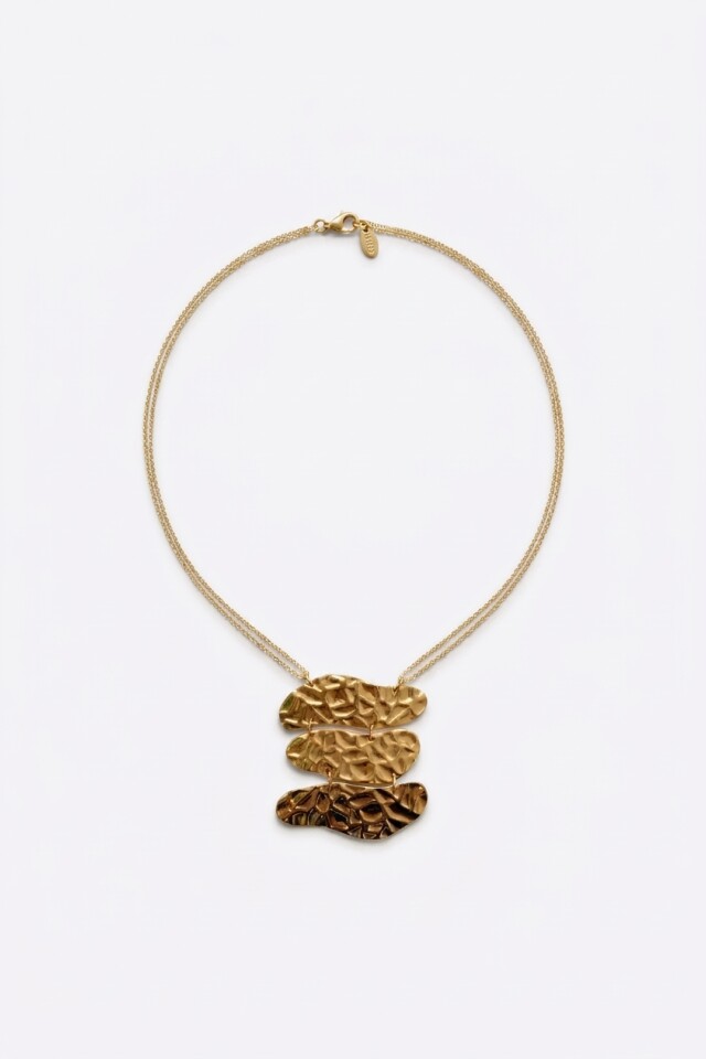 Collar de acero machacado dorado
