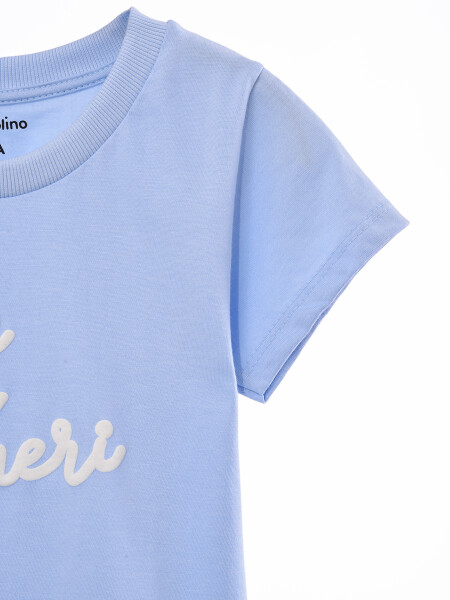REMERA ESTAMPADA CELESTE