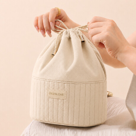 Neceser rigido con cierre ajustable Velvet BLove Beige