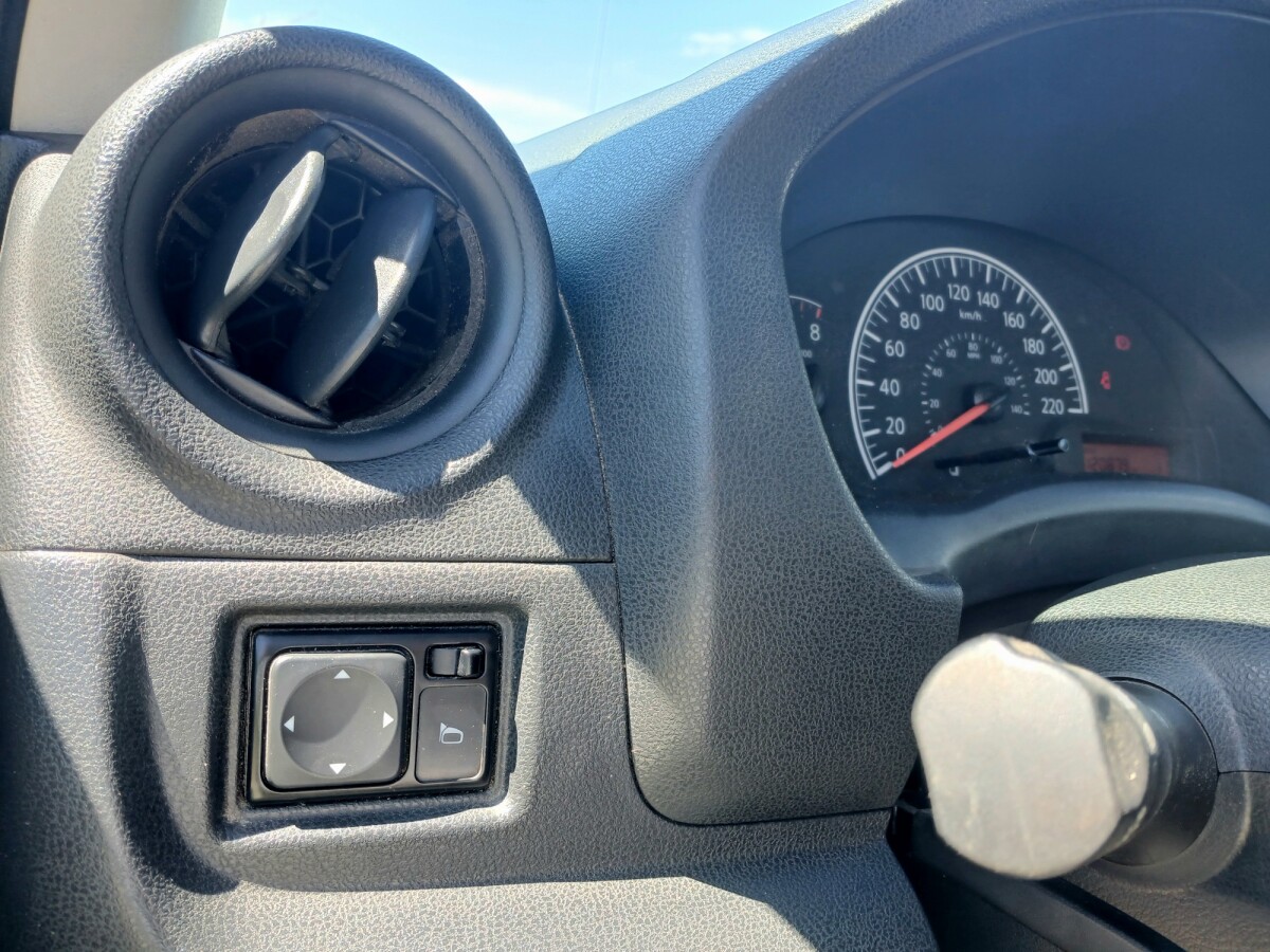 Nissan Versa Drive 1.6 Extra Full | Permuta / Financia Nissan Versa Drive 1.6 Extra Full | Permuta / Financia