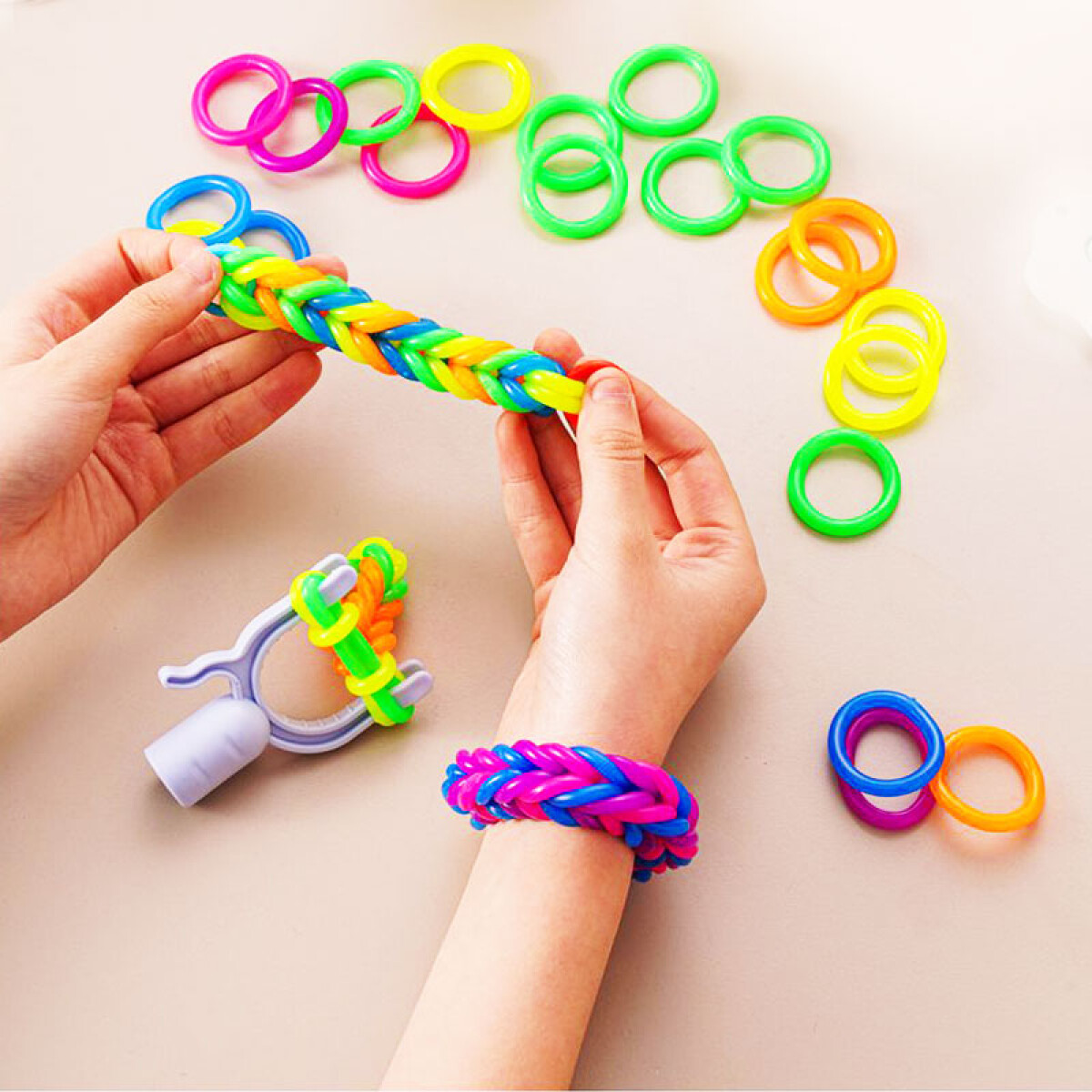 Gomita para hacer pulseras 72 gomitas+accesorios - Gomita Para Hacer Pulseras 72 Gomitas+accesorios 