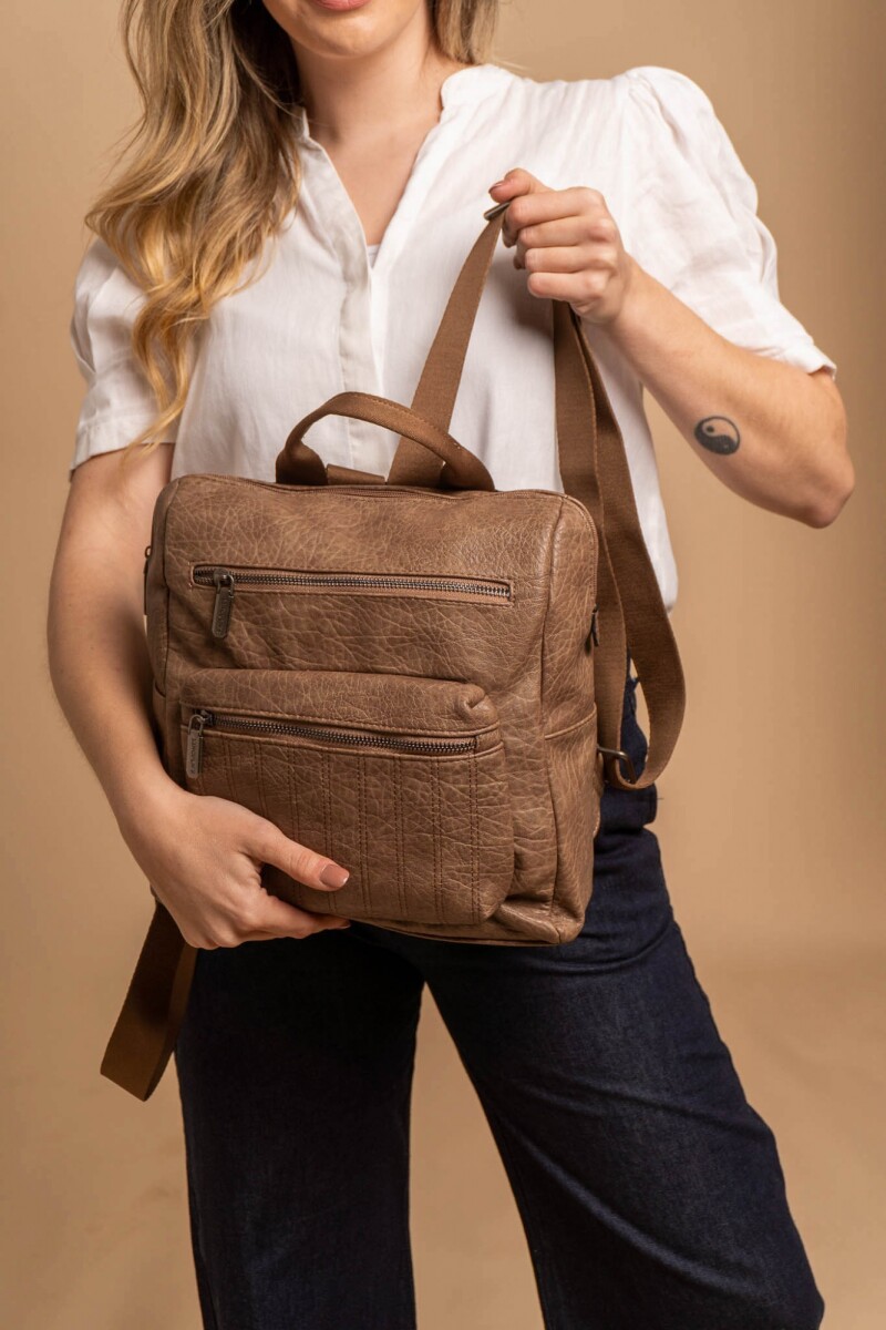 MOCHILA CLAVEL - TOSTADO 