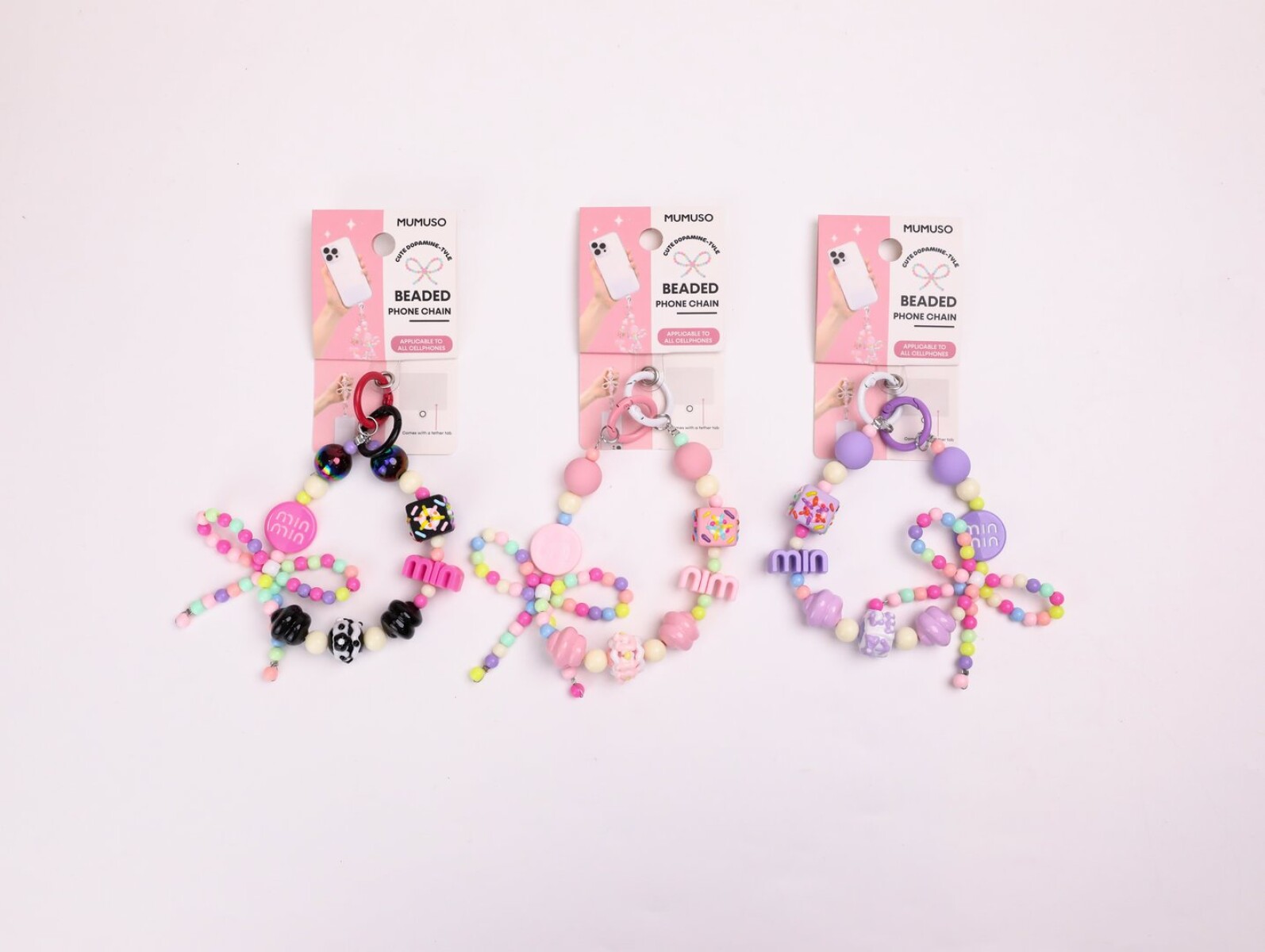 CADENA PARA TELÉFONO CON CUENTAS Y MOÑO 