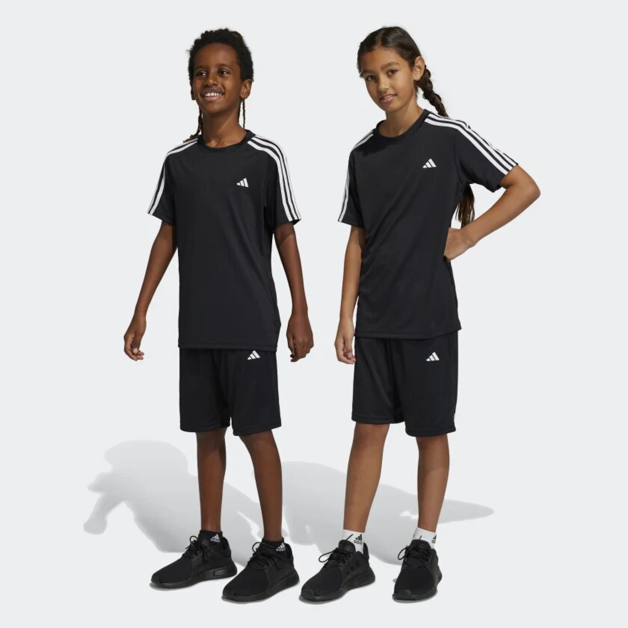 Adidas Essentials Aeroready Niños — La Cancha