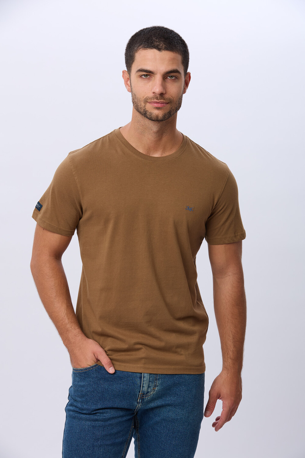 REMERA BÁSICA DE ALGODÓN Mostaza