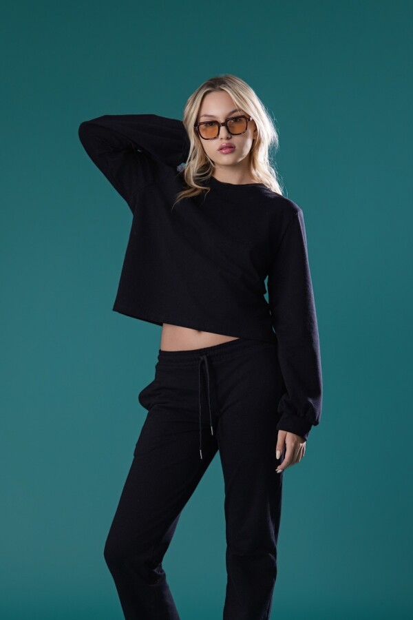 Sweater Tamara. Sweater Tamara.