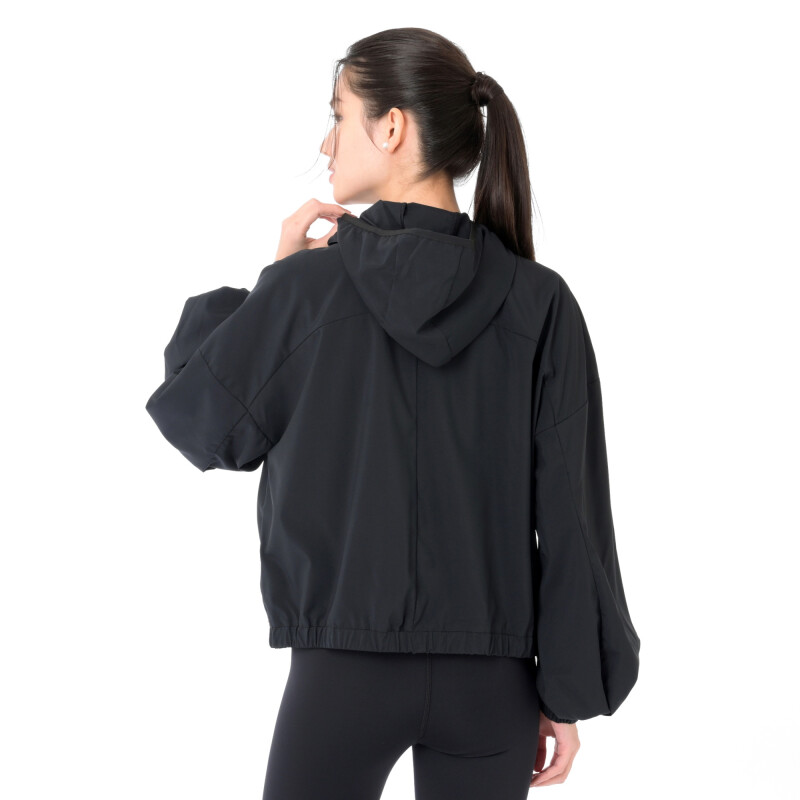Campera New Balance WOMAN Jacket Mujer WJ6129DFBK Negro