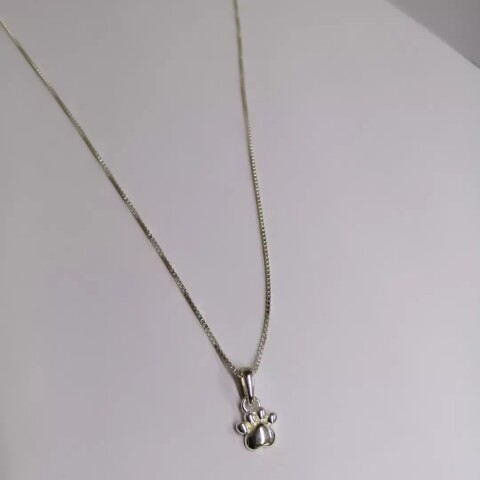 Cadena y colgante huella en plata Cadena y colgante huella en plata
