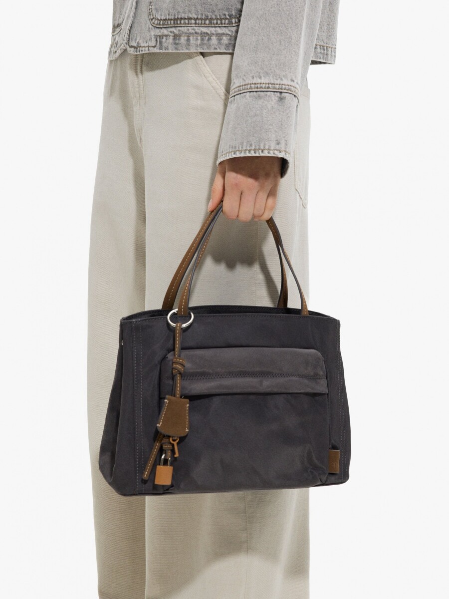 Bolso Tote De Nylon Con Colgante gris