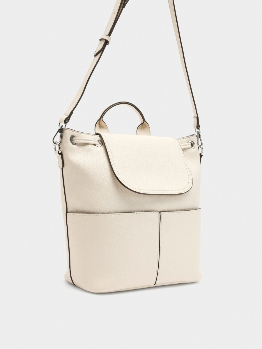 Mochila Con Textura Y Solapa crudo