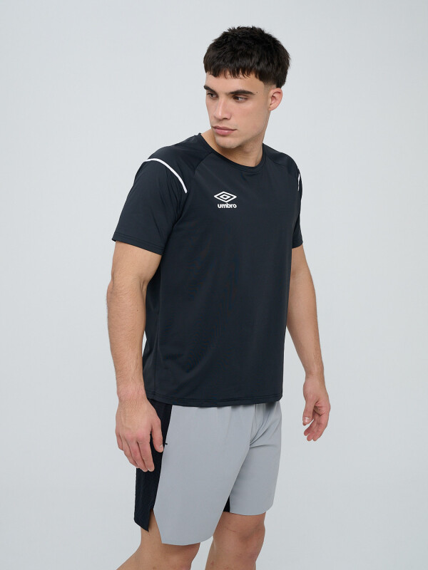REMERA TERREN Umbro Hombre 002
