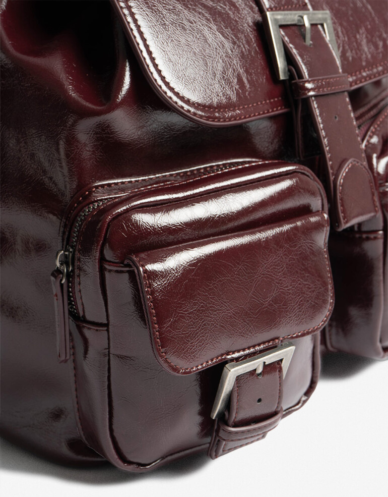 Mochilas Urbanas Mochila Efecto Charol Bordo - Rojo Vino