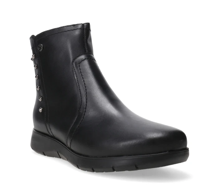 Bota chata con tachas Preto