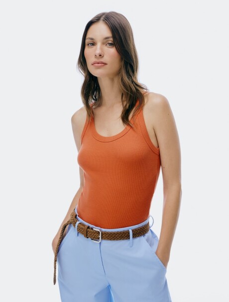MUSCULOSA BÁSICA SLIM NARANJA