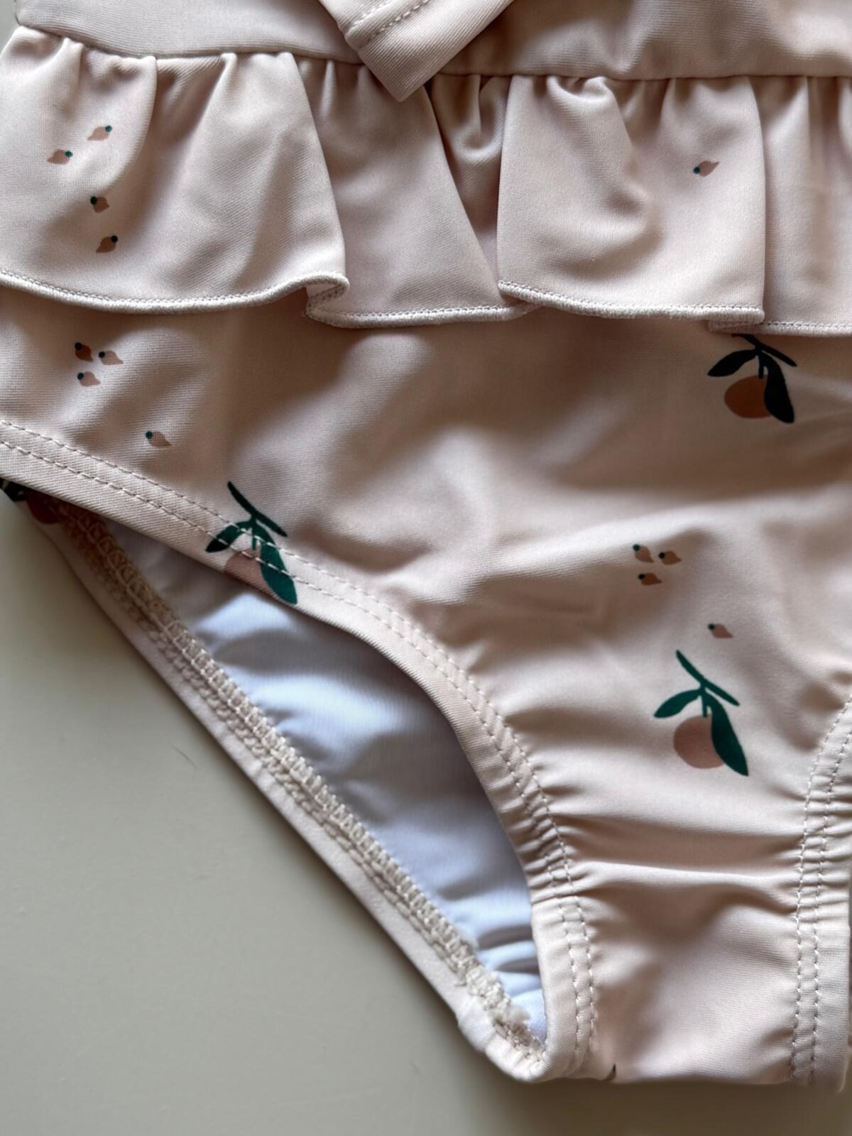 Traje de baño manga larga Lemon (UV UPF 50+) Traje de baño manga larga Lemon (UV UPF 50+)