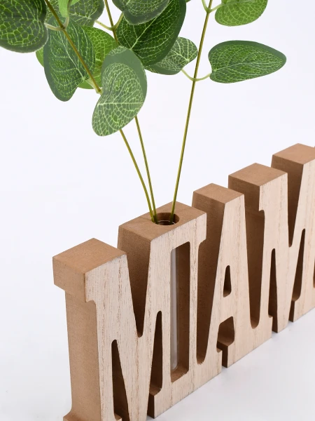 CARTEL CORPOREO MAMÁ MADERA
