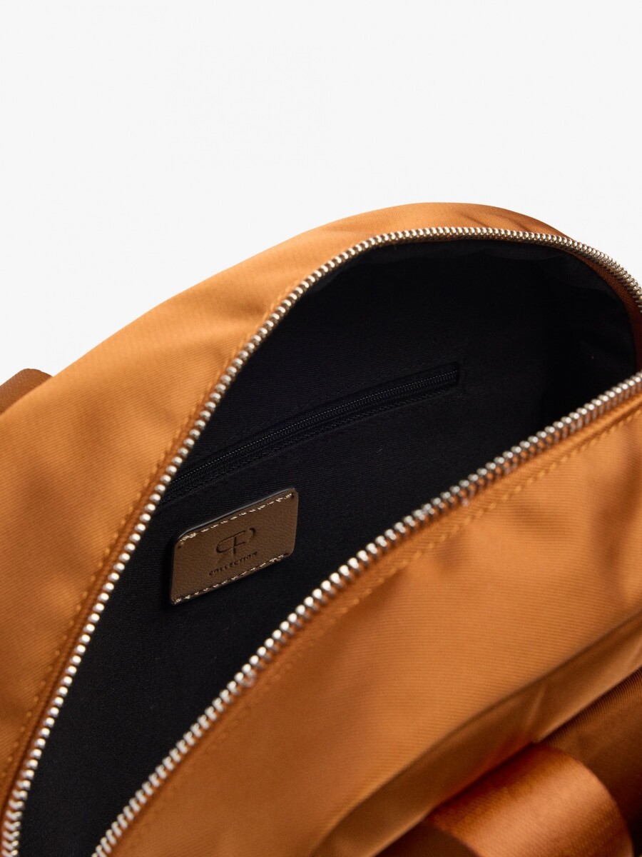 Mochila Básica De Nylon Con Colgante naranja