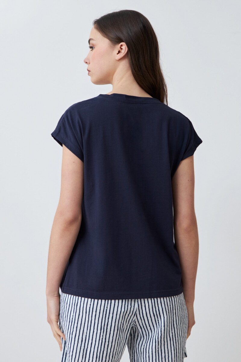 Remera escote en V con vainillas azul marino