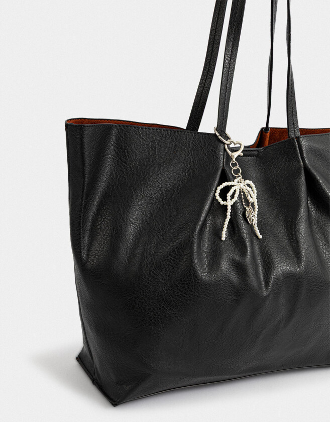 Shopper Shopper Con Charm Negro - Negro