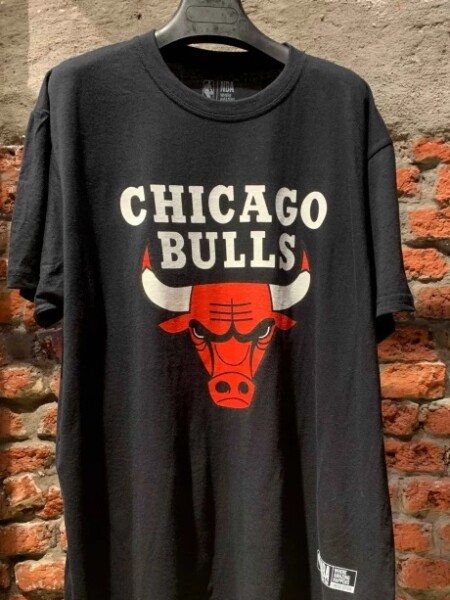 T-SHIRT N.SAILS 18306 chicago bulls M.C NEGRO
