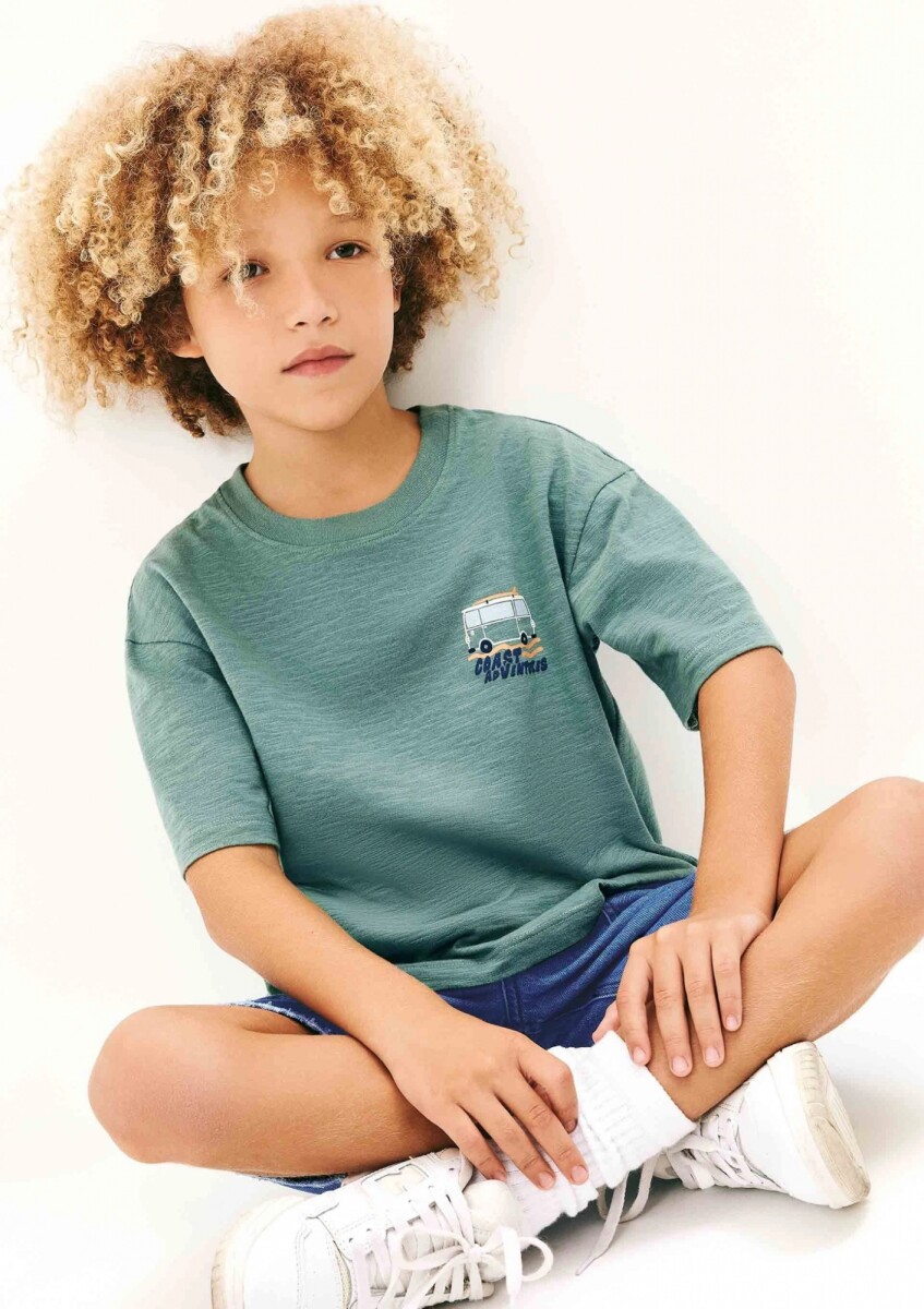 CAMISETA INFANTIL CON ESTAMPA - VERDE 