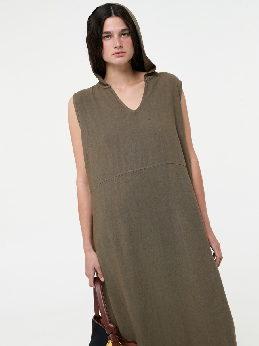 VESTIDO LARGO CON CAPUCHA 