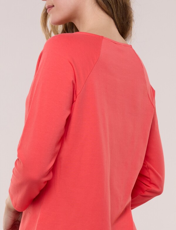 Remera Escote Bote Con Ojalillos Metálicos CORAL