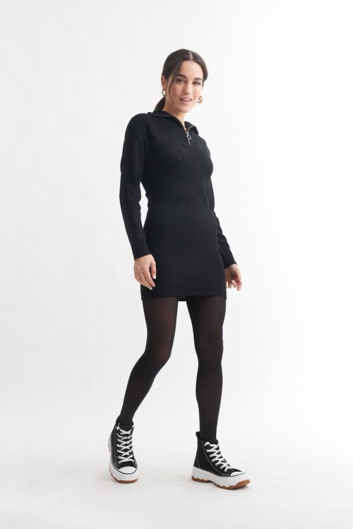 Vestido corto tejido con medio cierre NEGRO
