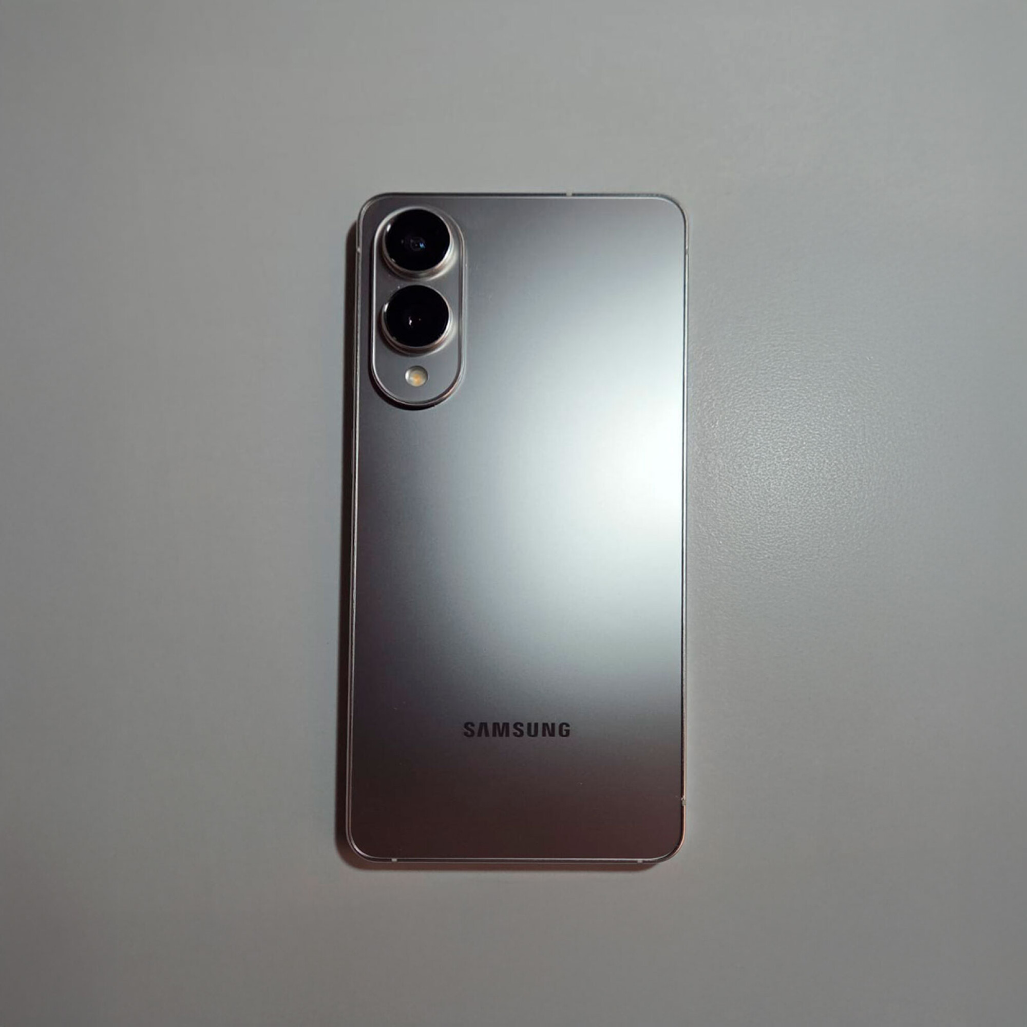 Samsung Galaxy S25 Edge 256 GB - Titanium Silver — denuevo